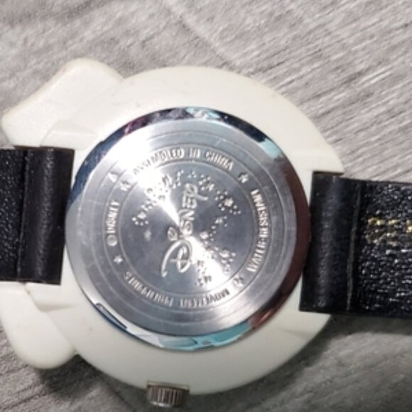 Walt Disney's 101 Dalmations Watch w/ NEW BATTERY - Picture 4 of 4